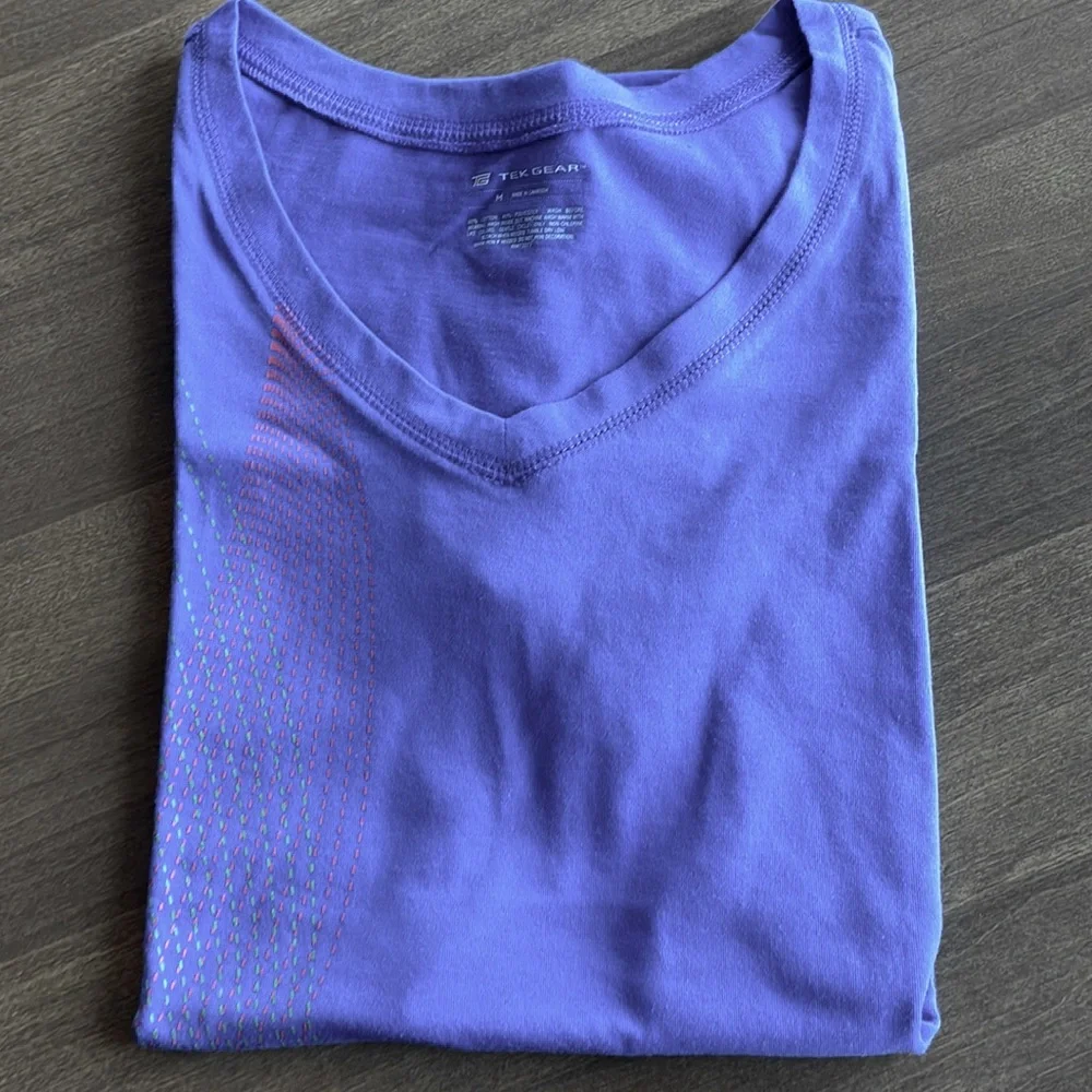 Women’s Tek Gear Workout Tees (4). - Picture 11 of 16